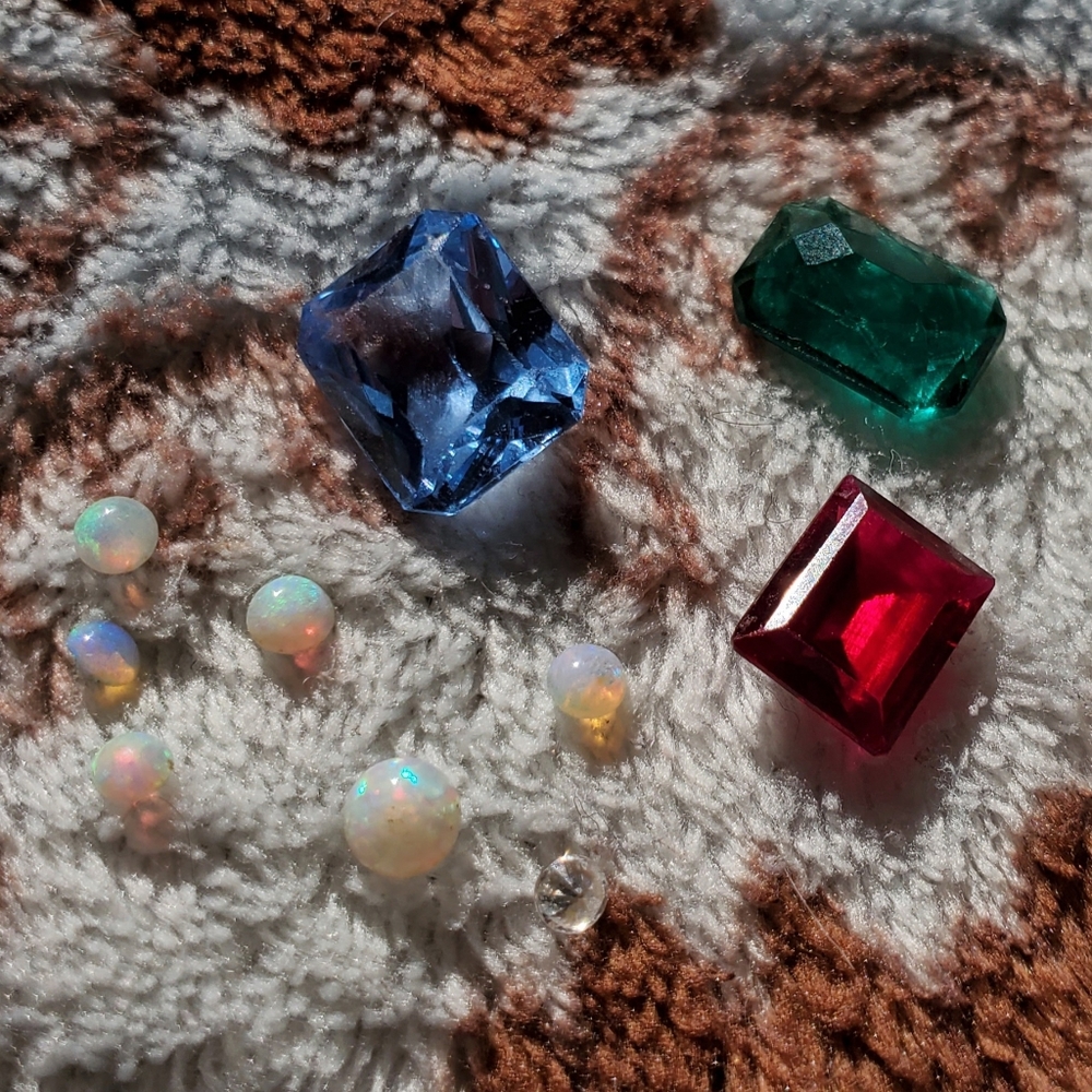 Loose gemstone lot